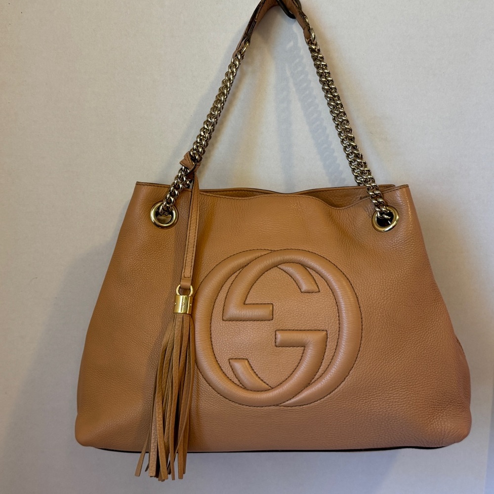 Gucci Brown Leather Shoulder Bag with Tassel and Gold Chain